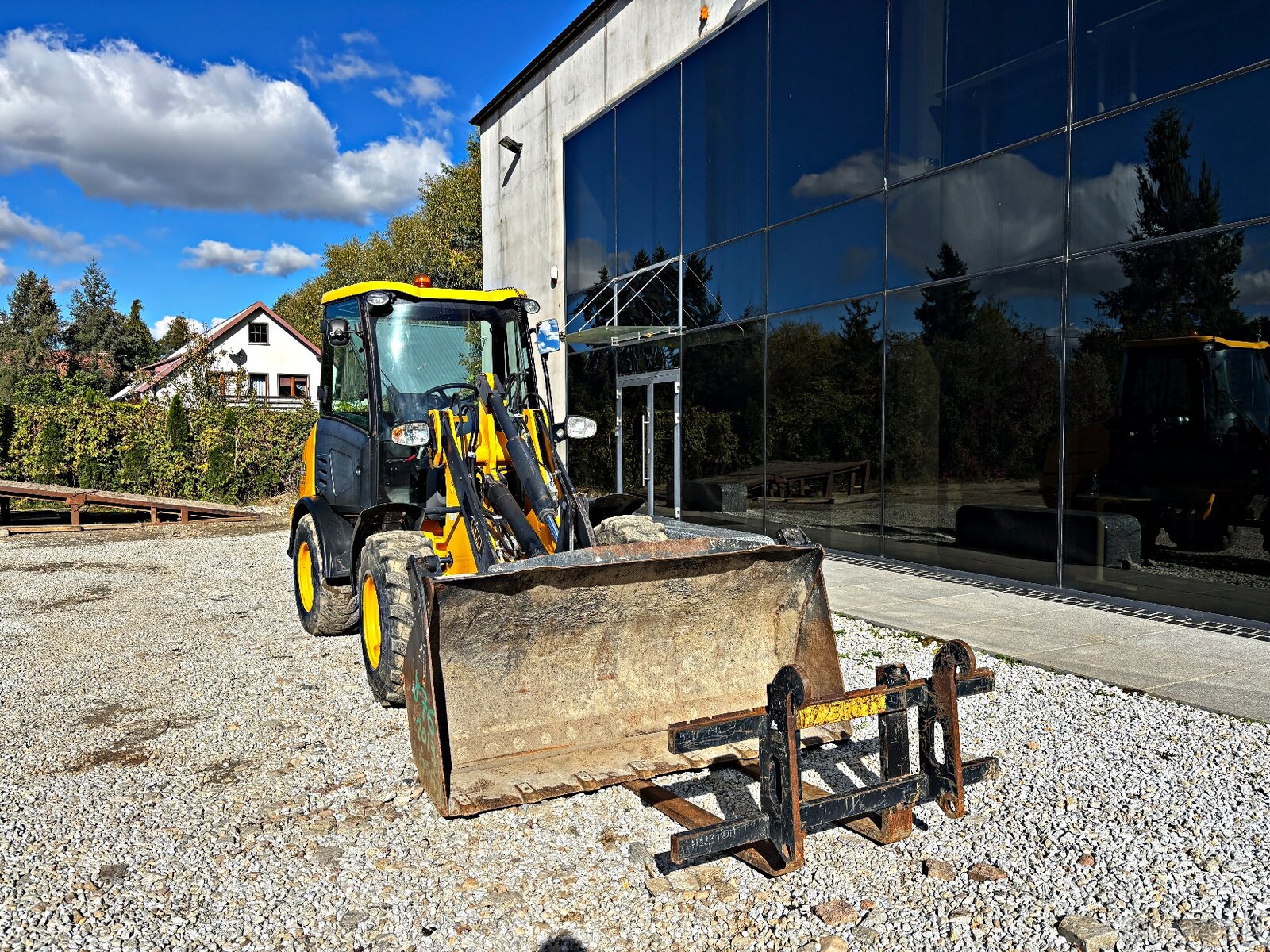 JCB 406 B ŁADOWARKA KOŁOWA 2013R | | 407 409 VOLVO L30 - 5