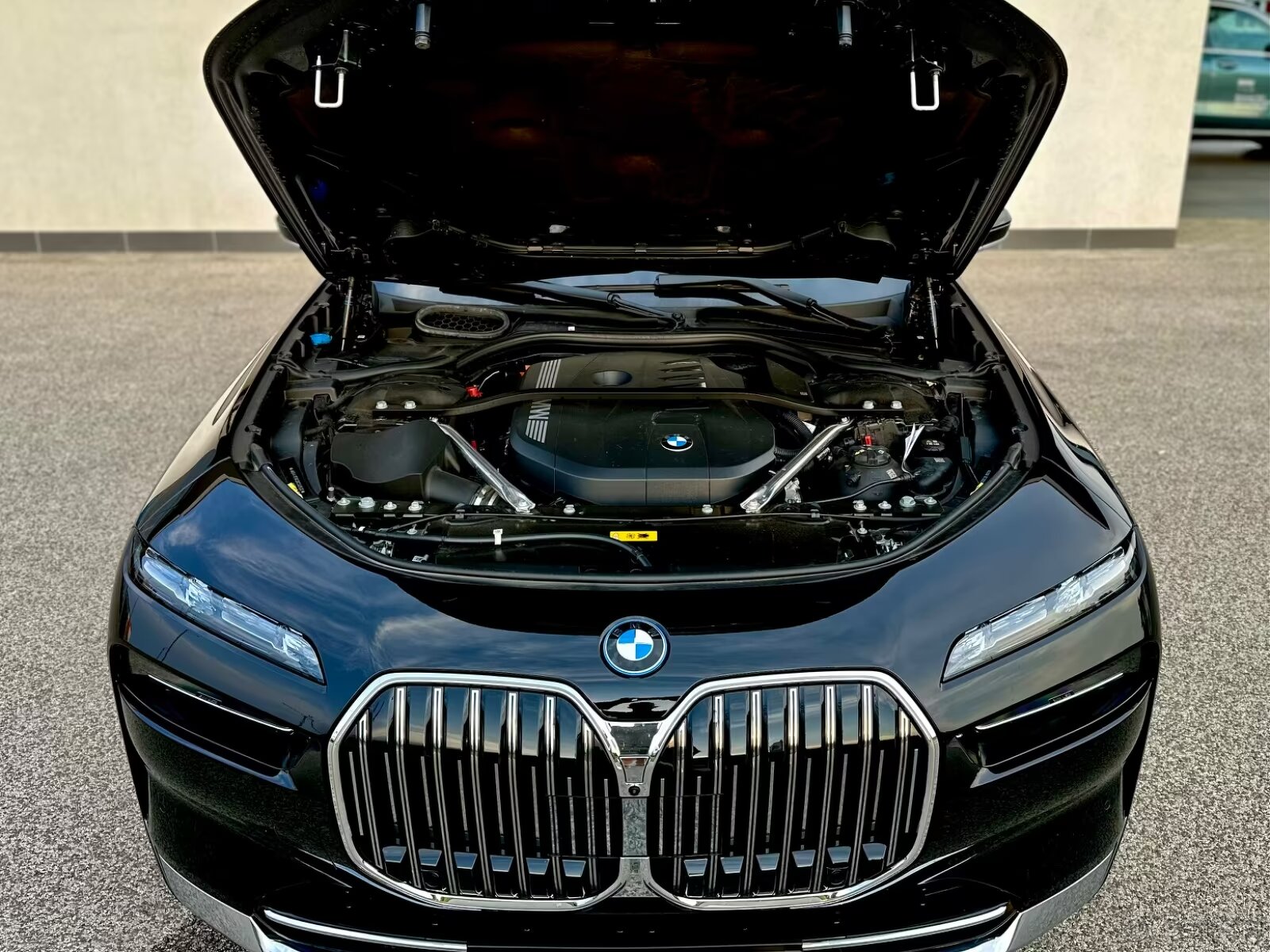Oferuję na sprzedaż luksusowe BMW 750e xDrive – 96.000 € - 5