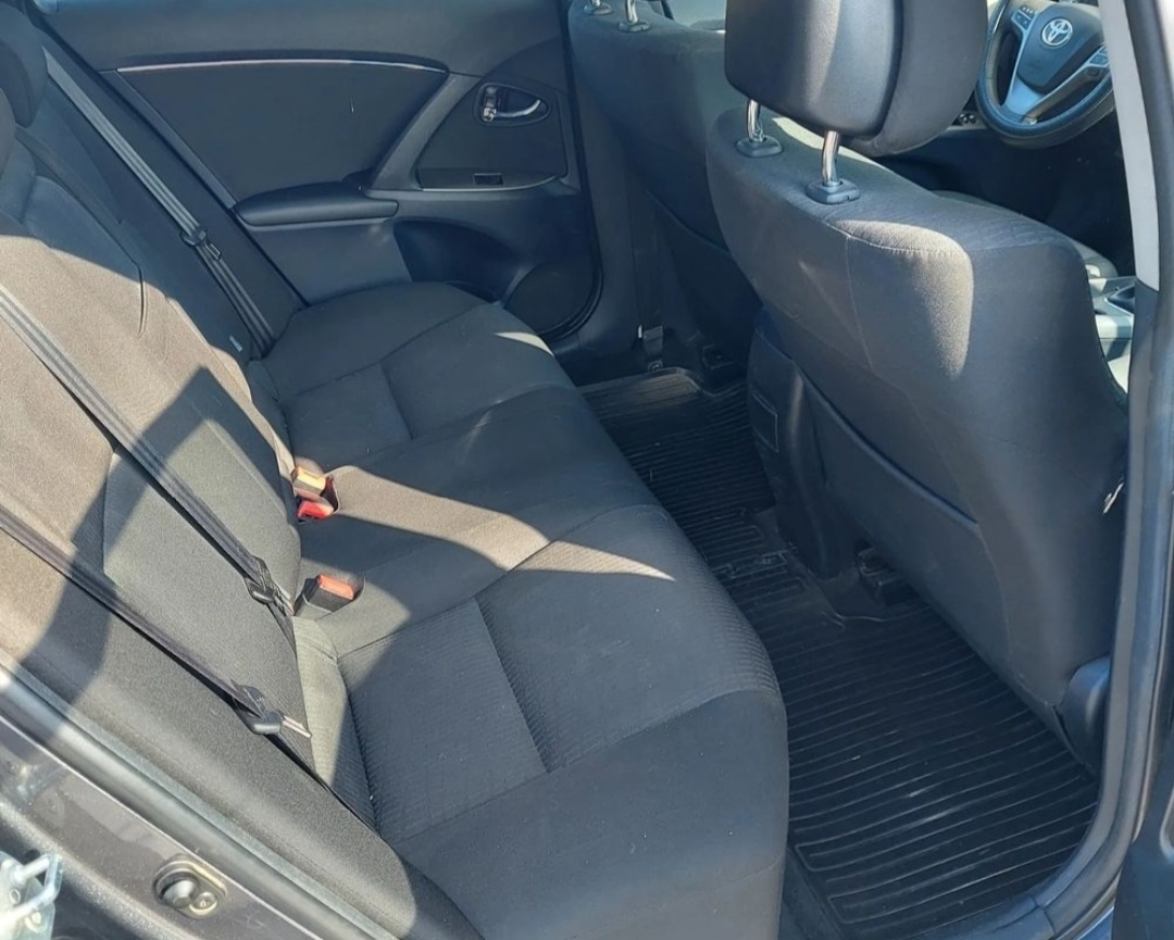 Toyota Avensis - 5