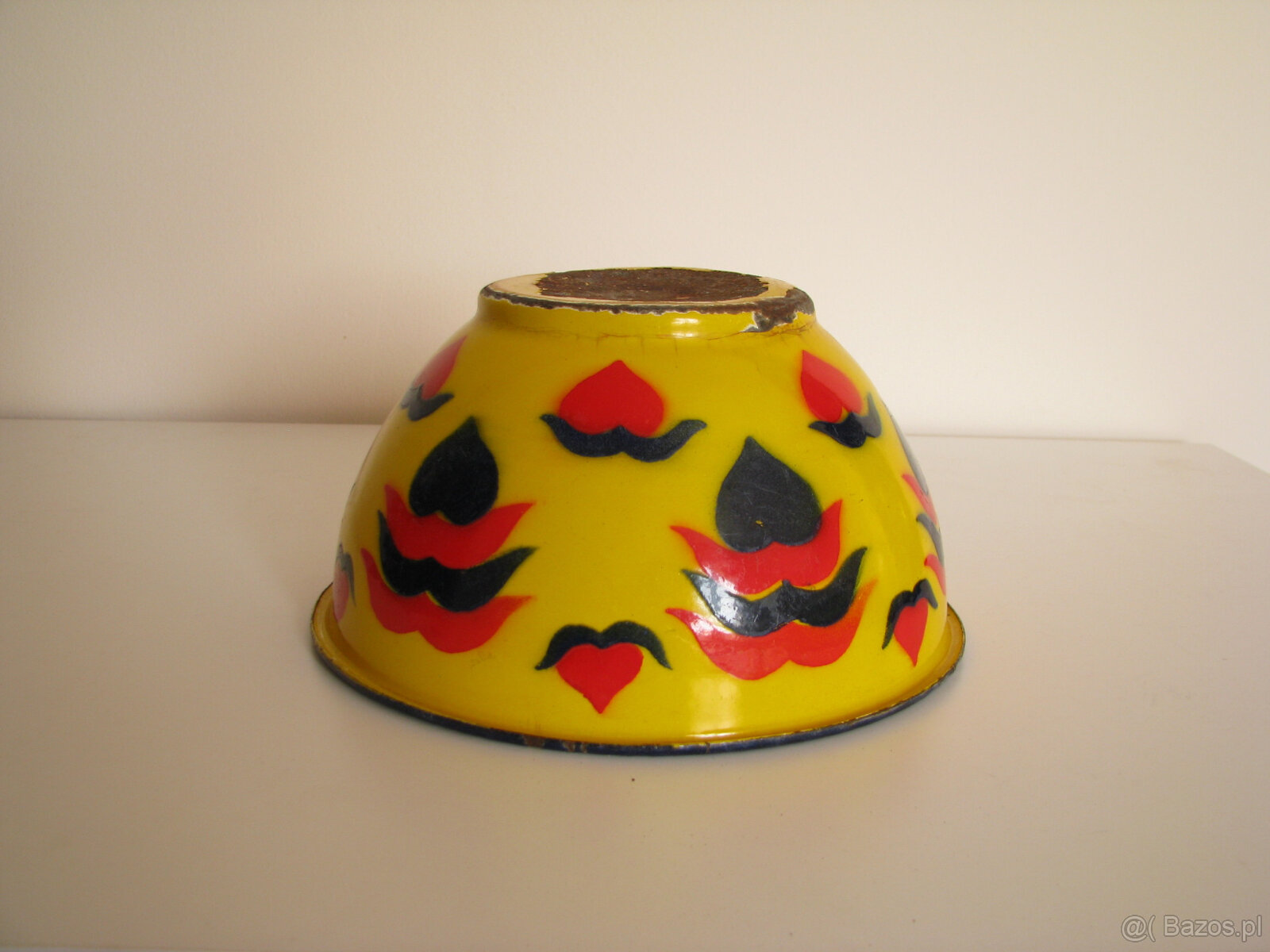 Piękna, stara, metalowa, emaliowana na żółto miska we wzory - 5