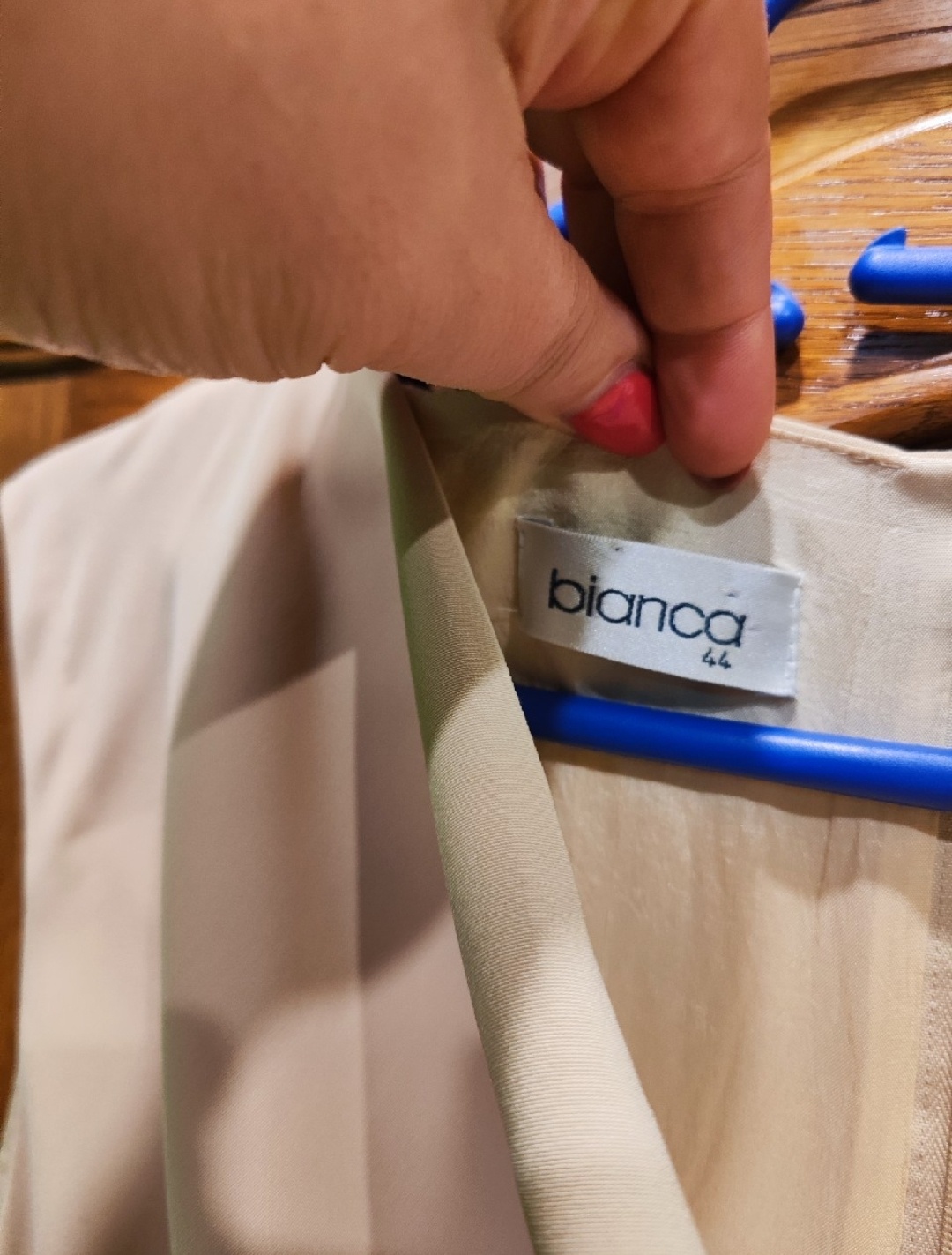 Elegancka sukienka z lejącym dekoltem. BIANKA rozm. 44 - 5