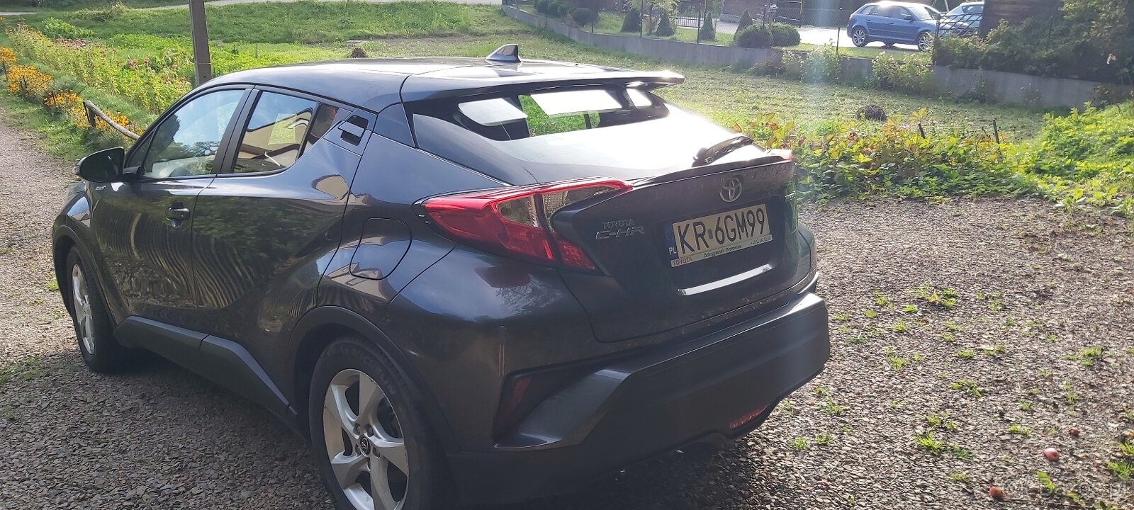 Sprzedam Toyotę CHR- hybryda - 5