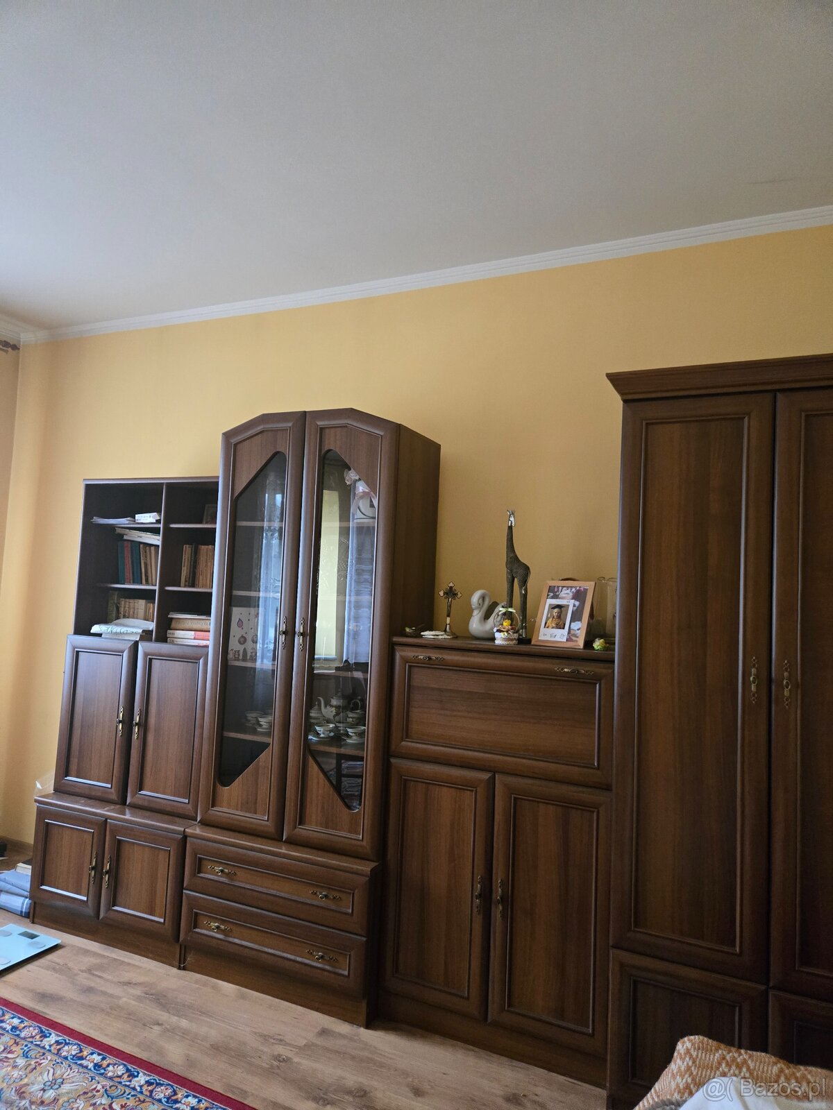 Zestaw ebli pokojowych szafa , komoda, 4 krzesla, gratis - 5