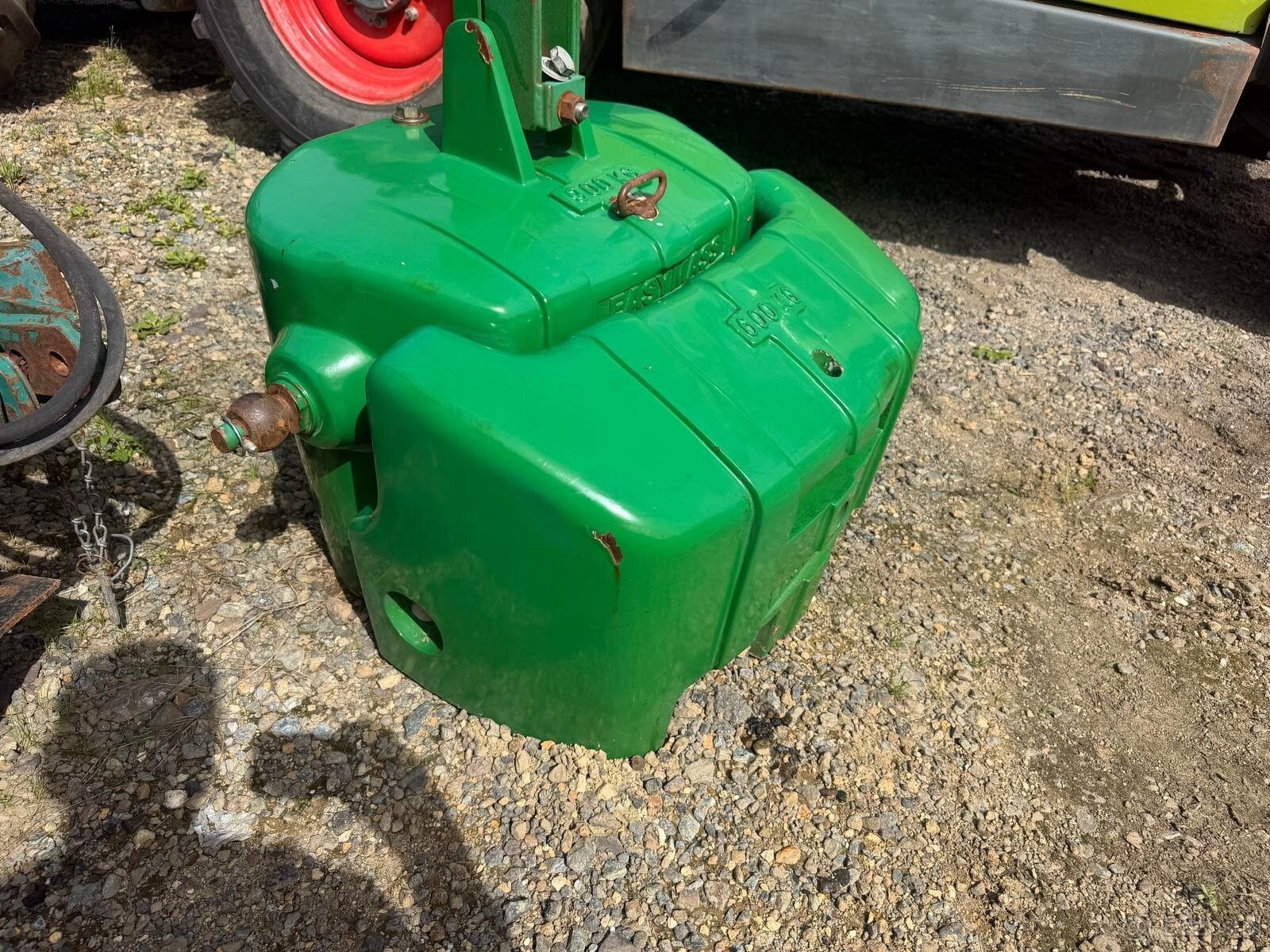Ciężarek John Deere 900+600=1500 kg. Cena ciężarek 10000 zł. - 5