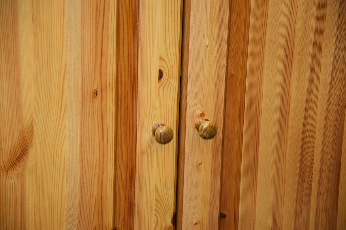 komoda z drewna sosnowego - jak nowa - 5