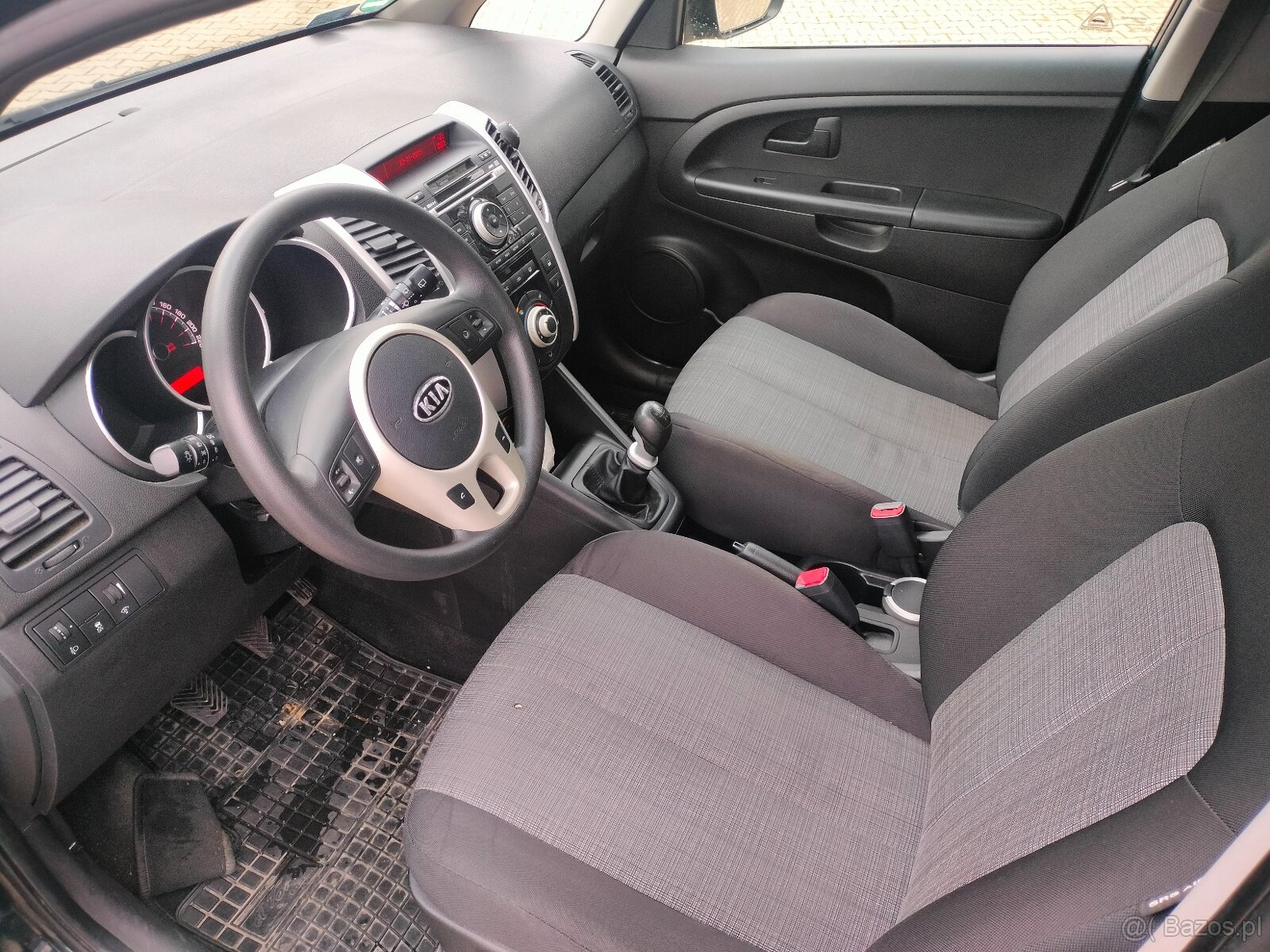 Kia Venga 1.4 d klima 102000 - 5