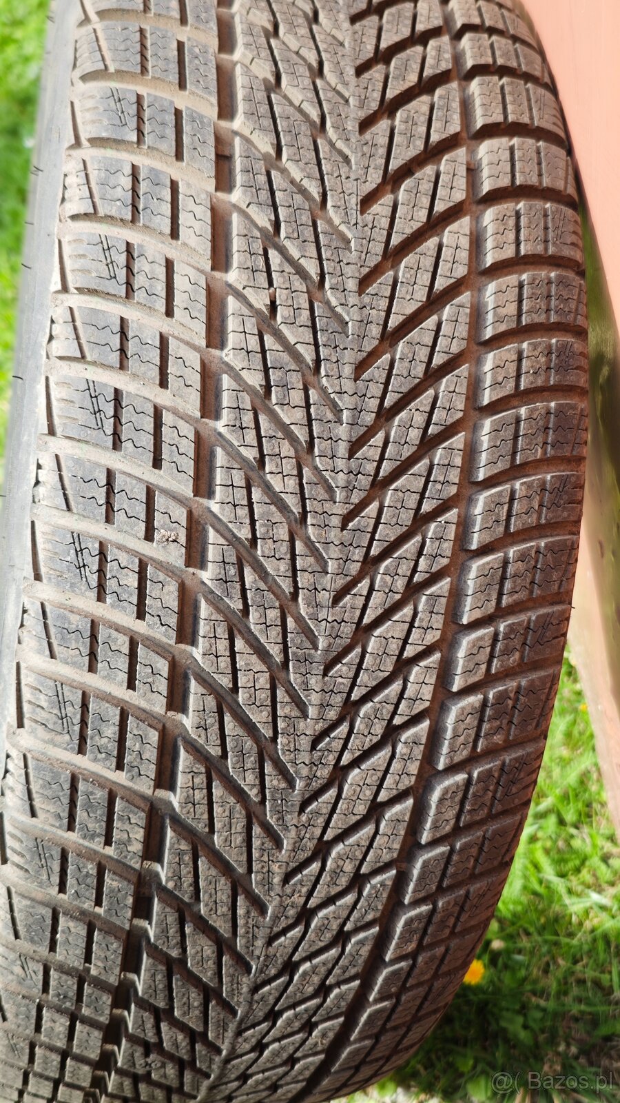 Opony zimowe Goodyear UltraGrip - 5