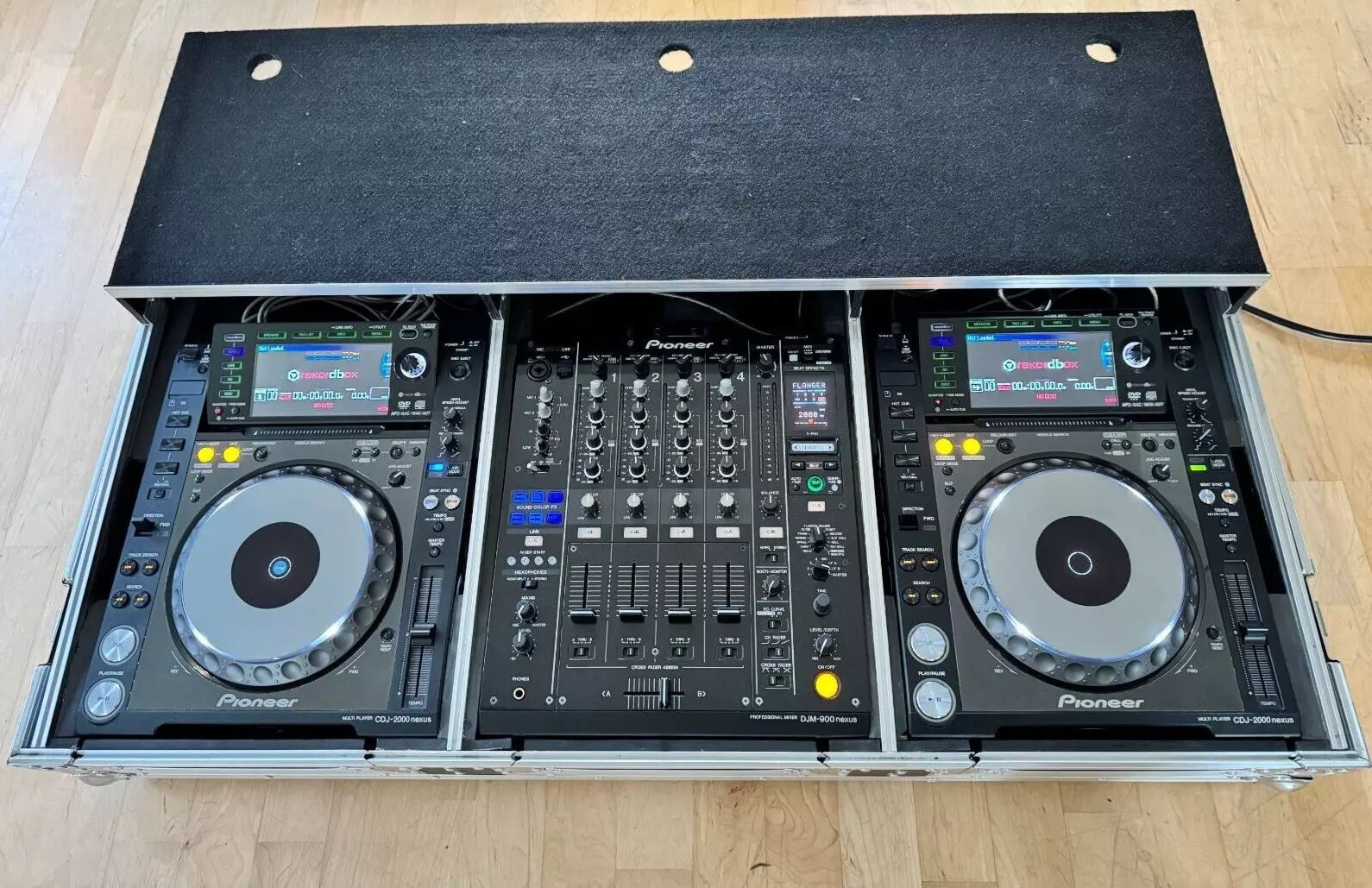Zestaw DJ-ski 2x Pioneer CDJ-2000 Nexus + DJM-900 Nexus + et - 5