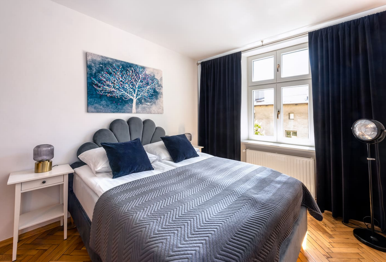 Urokliwy apartament z 3 sypialniami przy Rynku Głównym - 5