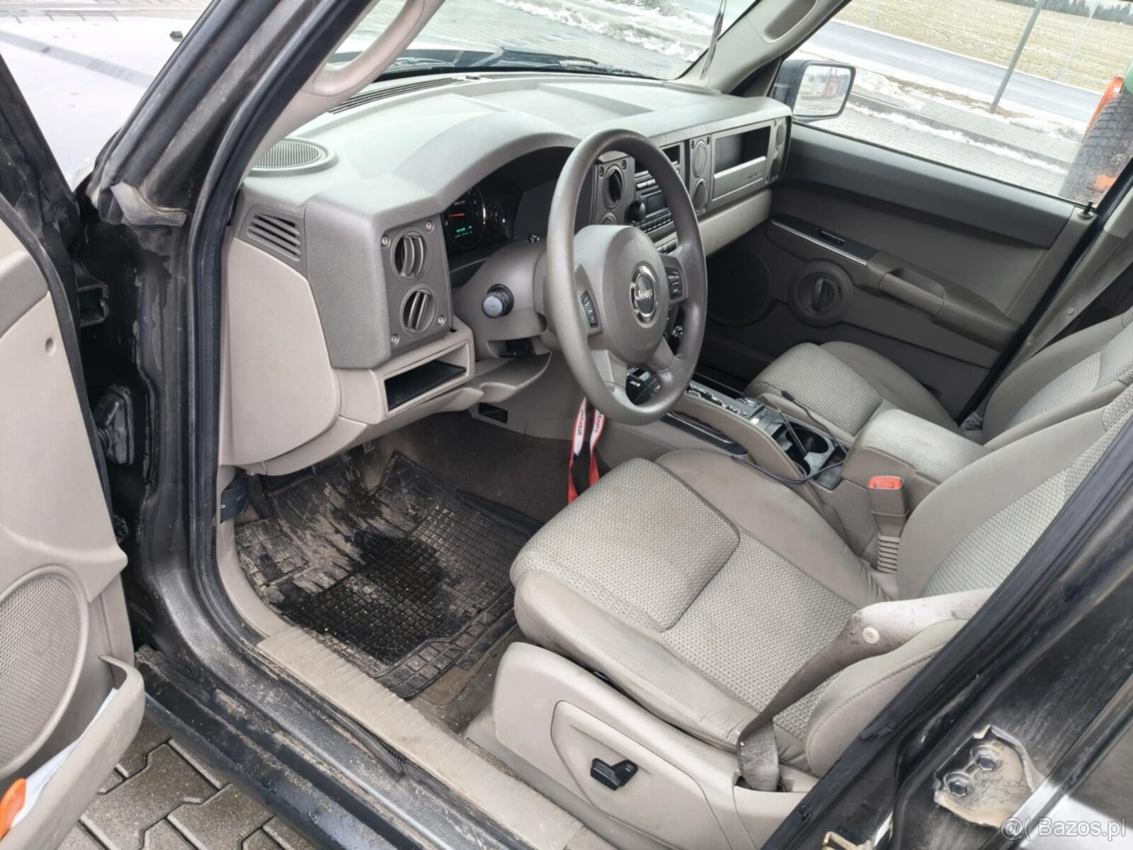 JEEP COMMANDER 4.7 BENZYNA 7-OSOBOWY 4X4 OKAZJA - 5