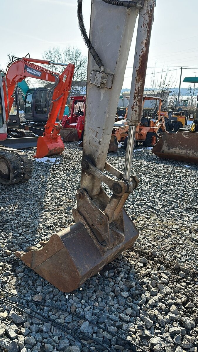 MINIKOPARKA TAKEUCHI TB175 - 5
