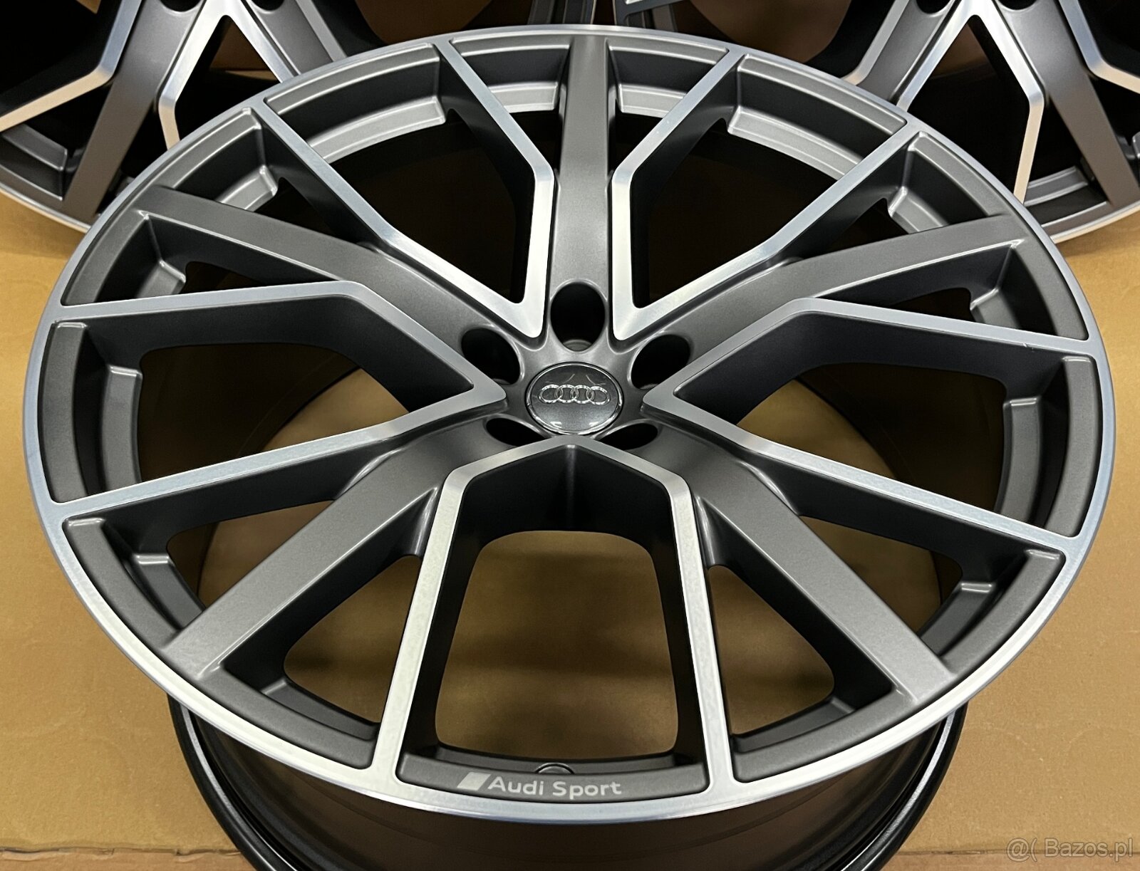 22 cale Audi Q8 SQ8 4MN 4M8601025AQ Q CQ CP 10J x 22'' ET2 - 5
