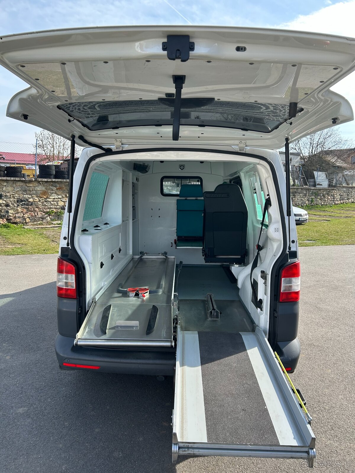 VW T5 2.0 TDI Ambulans / Karetka - DSG - 5