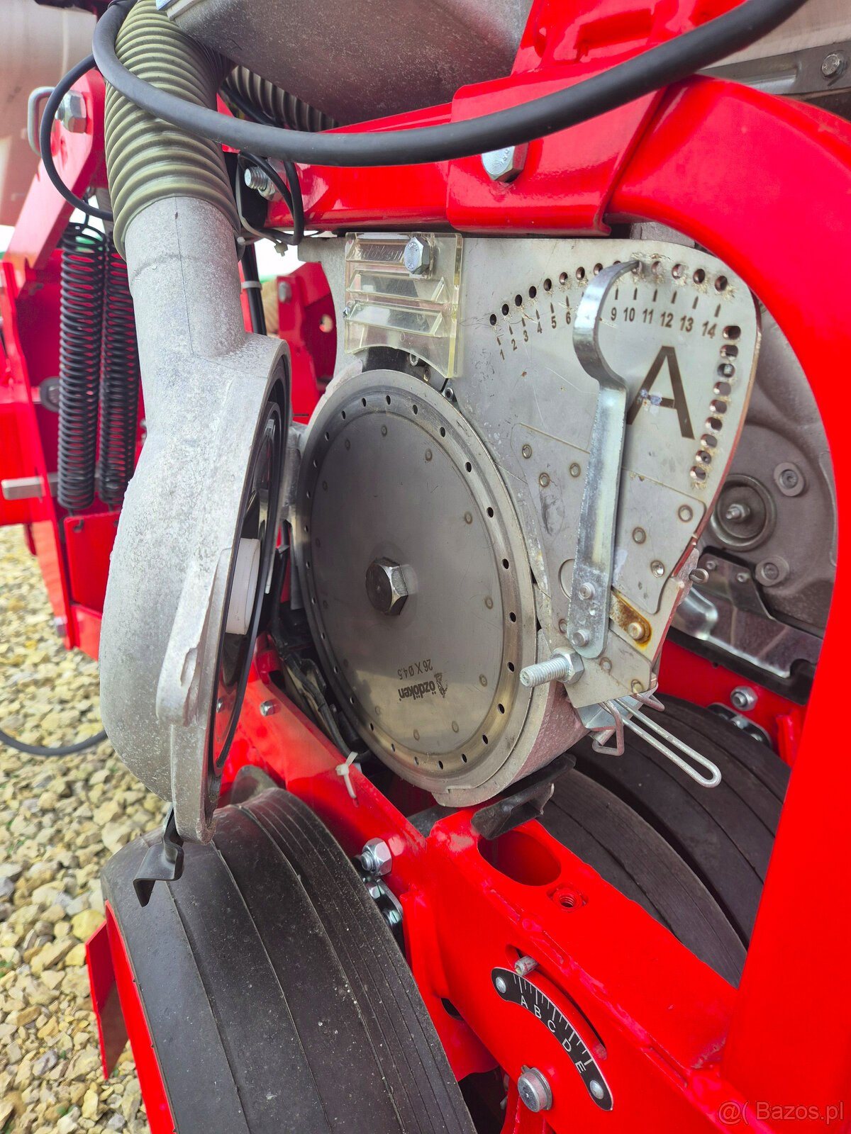 Siewnik do kukurydzy 6 rzędów na ramie półteleskopowej OZDOK - 5