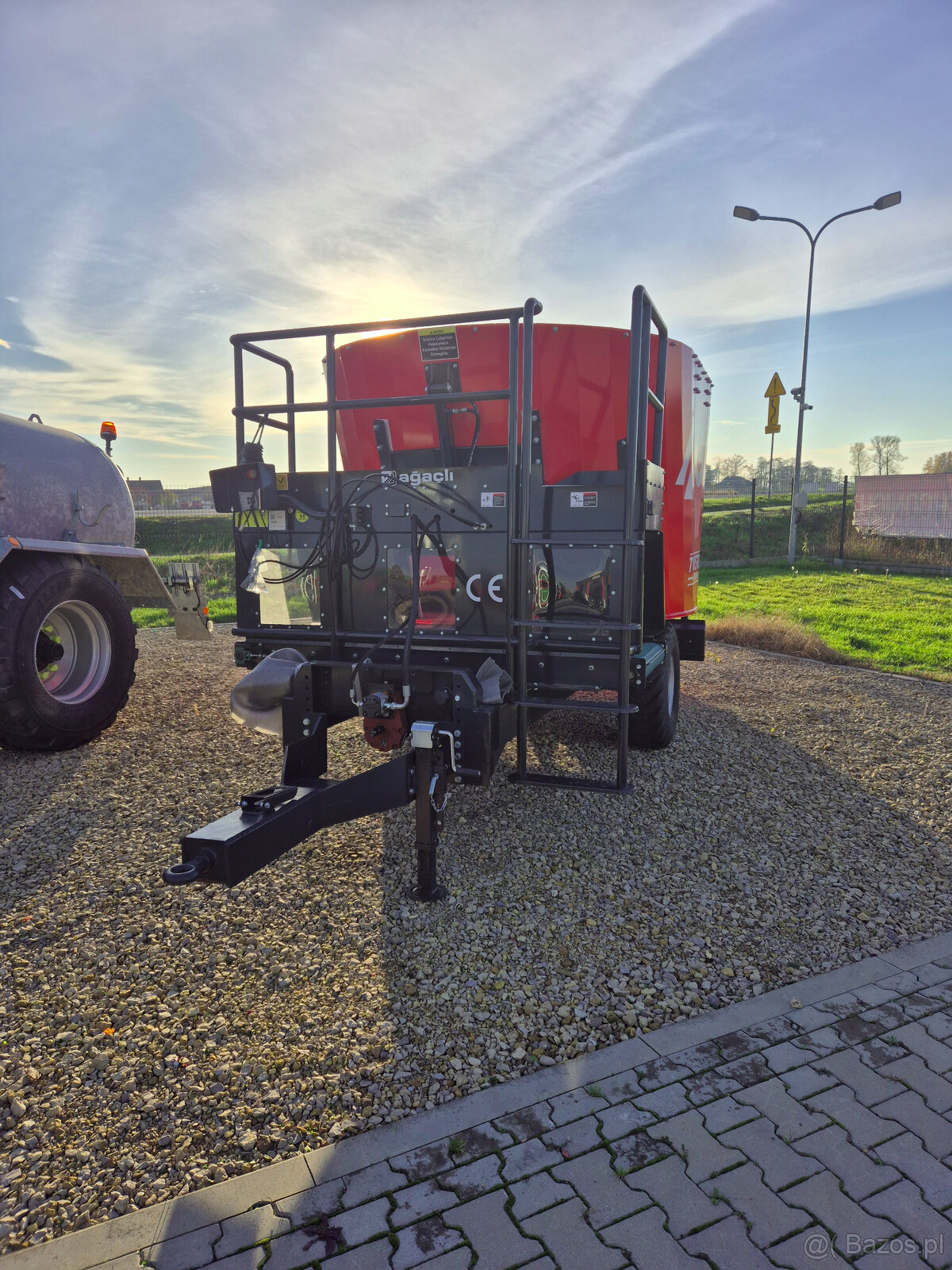 Wóz paszowy AGL 8m3 z tasmą z przodu paszowóz z łyzką do zał - 5