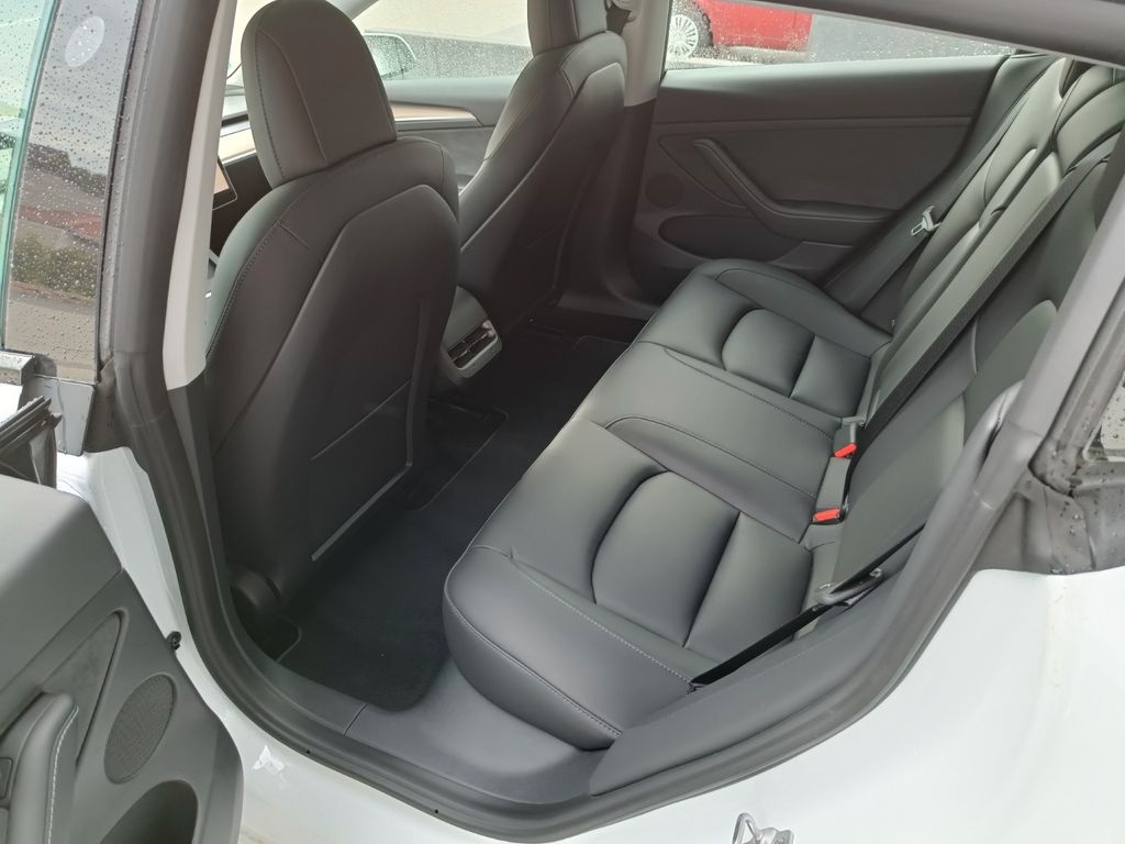 2022 Tesla Model 3 - 5