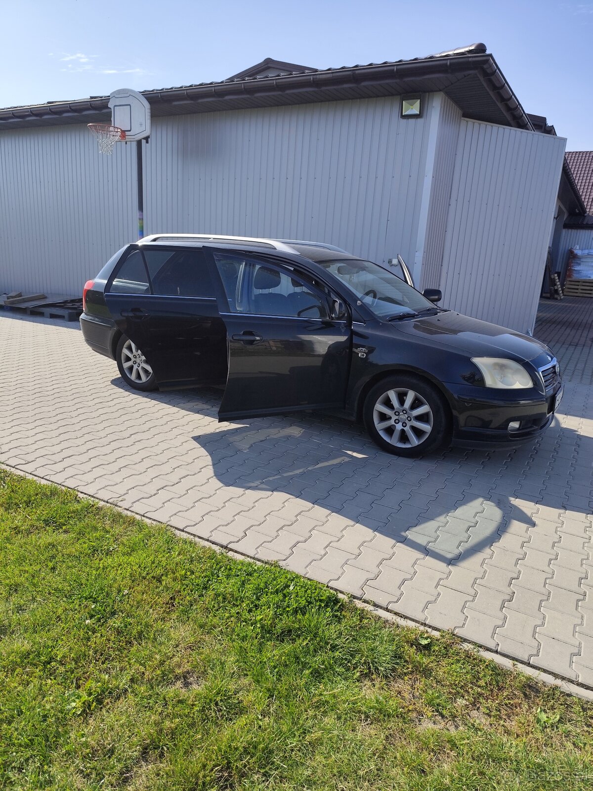Sprzedam Toyota Avensis II 2005 - 5