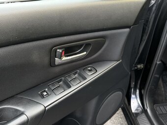 Mazda 3 1.6 Benzín /77kW KLIMA r.v. 2006 - 5