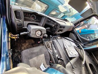 Kabina Renault - 5