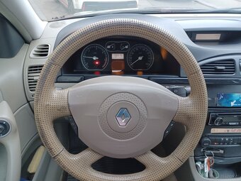 Stan perfekcyjny - Renault Laguna II w wersjii delux 1,9 DCI - 5