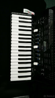 Roland FR4X V-akordeon - stan bardzo dobry - 5