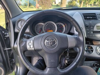 Toyota Raf 4 - 5
