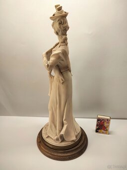 Duża figura ,statuetka Capodimonte Dama. - 5