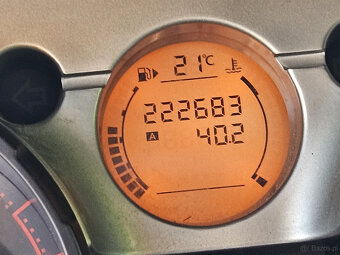 nissan qashqai 2.0 - 5