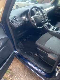 Ford Galaxy Champions - 5