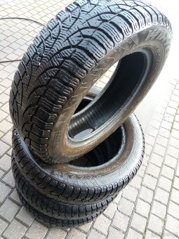opony Pirelli 185/65/15 r carving edge winter nie naprawiane - 5