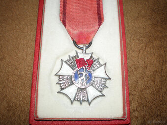 Sprzedam order sztandaru pracy II klasy z okresu PRL, używan - 5