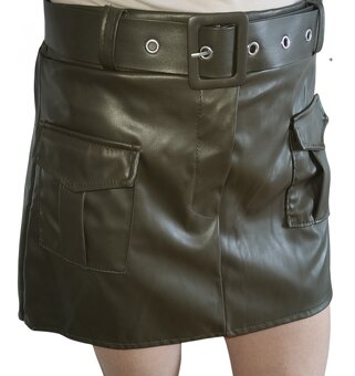 Markowe elastyczne skórzane spodenki włoskie r 36 S szorty - 5