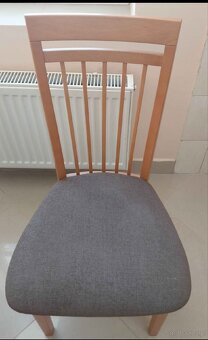 Stół drewniany z 4 krzesłami - 5