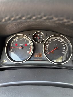 Udział 1/2 w Opel Astra - 5