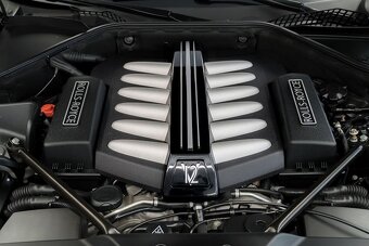 Rolls Royce Ghost maksymalny przebieg wyposażenia 68 000 km - 5