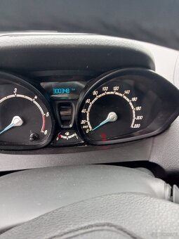 Ford Transit Courier 1.5 - 5