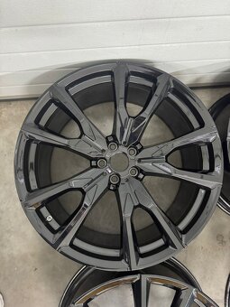 Kola BMW X7 R22 original - 5