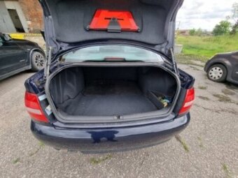 Audi A4 1.6 benzyna - 5