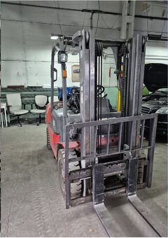 Syndyk sprzeda wózek widłowy - 5