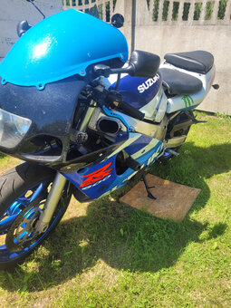 Suzuzki R GSX 600 SRAD - 5