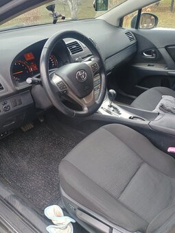 Sprzedam Toyota Avensis automat - 5