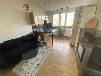 Mieszkanie o pow.47.50m2, balkon, I piętro, po remoncie, Cen - 5