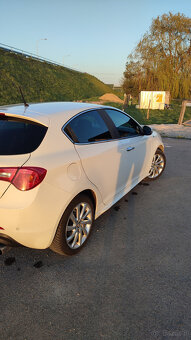 Alfa Romeo Giulietta 2.0JTDM - 5