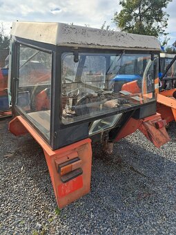 Kabina zetor 5211-7745.  Typ  BK 6011. - 5