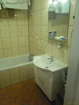 Pokój jednoosobowy dla kobiety Metro Wilanowska bez opłat no - 5