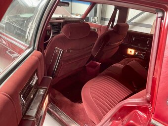 Cadillac Brougham 1992 5.0 V8 - 5