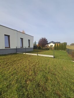 Nowoczesny dom w zabudowie bliźniaczej – 91 m², Chełmce - 5