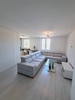 Mieszkanie o pow. 49.60m2, II piętro, garaż, działka,Dębe - 5