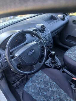 Sprzedam samochód ford fiesta mk 6 - 5