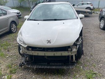 Peugeot 208 1.0i, r.2015, klimatyzacja - 5